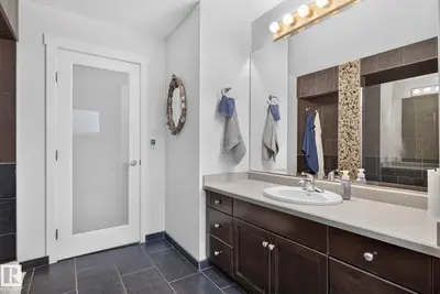 Interior photo 2 of #4 9529 87 AV NW