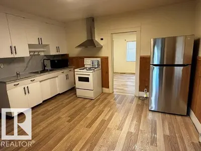 Interior photo 1 of 5019 49 AV