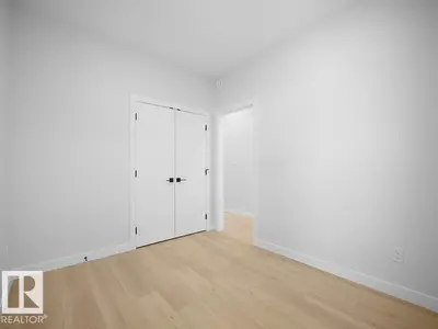 Interior photo 4 of 3322 CHICKADEE DR NW