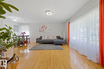 Interior photo 4 of 15707 92 AV NW