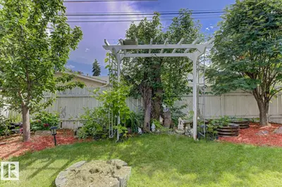 Interior photo 2 of 15707 92 AV NW