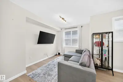 Interior photo 4 of #118 655 WATT BV SW SW