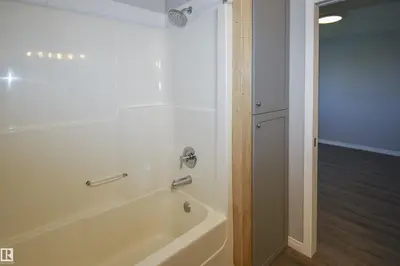 Interior photo 4 of 72 Hartwick LD