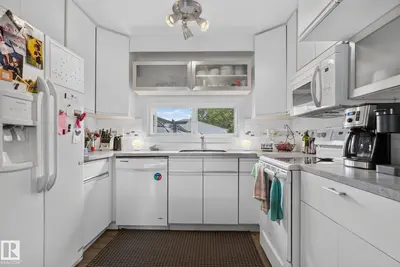 Interior photo 3 of 7539 149A AV NW