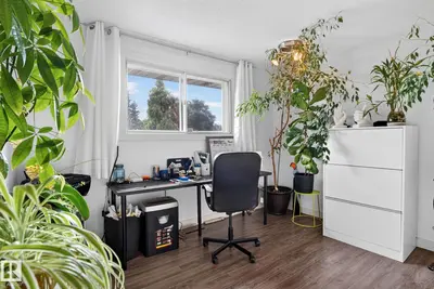 Interior photo 4 of 7539 149A AV NW