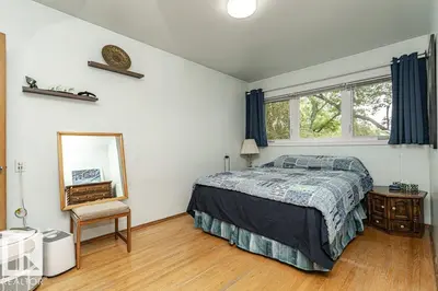 Interior photo 4 of 11544 71 ST NW