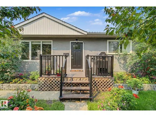 3622 115 AV NW, Edmonton - $395,000