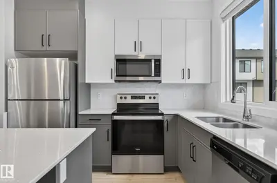 Interior photo 4 of #33 11910 35 AV SW