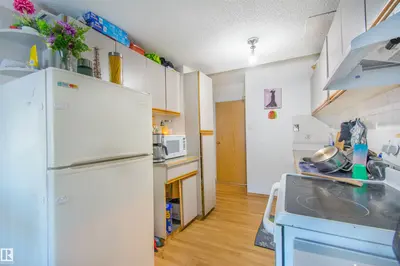 Interior photo 4 of 21 Amberly CO NW