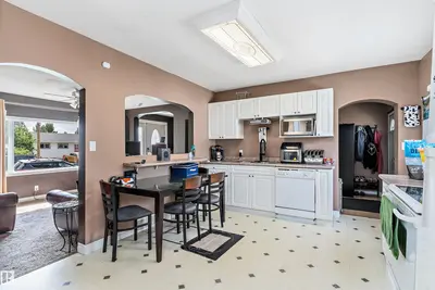 Interior photo 2 of 5024 55 AV