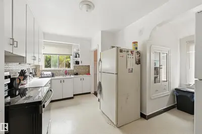 Interior photo 4 of 11325 101 ST NW