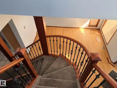 Interior photo 3 of 