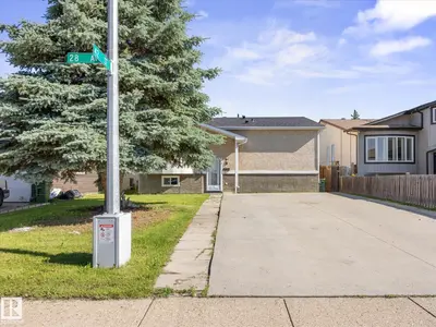 Interior photo 1 of 4174 28 AV NW
