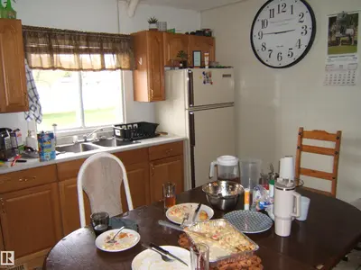 Interior photo 3 of 4614 47 AV