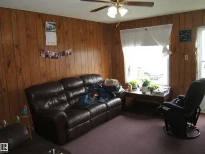 Interior photo 2 of 4614 47 AV