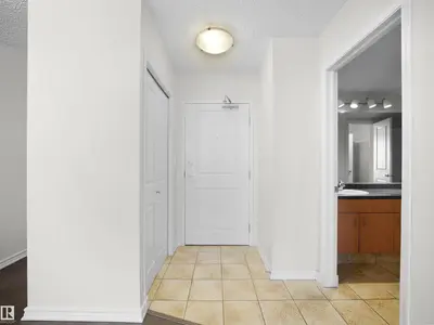 Interior photo 4 of #1604 10180 104 ST NW