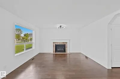 Interior photo 4 of 
