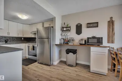 Interior photo 1 of #2 650 Grandin DR