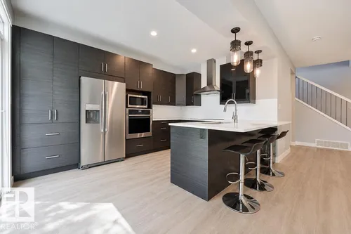 7202 98 ST NW, Edmonton - $489,900