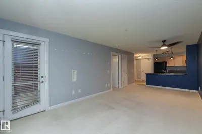 Interior photo 4 of #208 3719 WHITELAW LN NW
