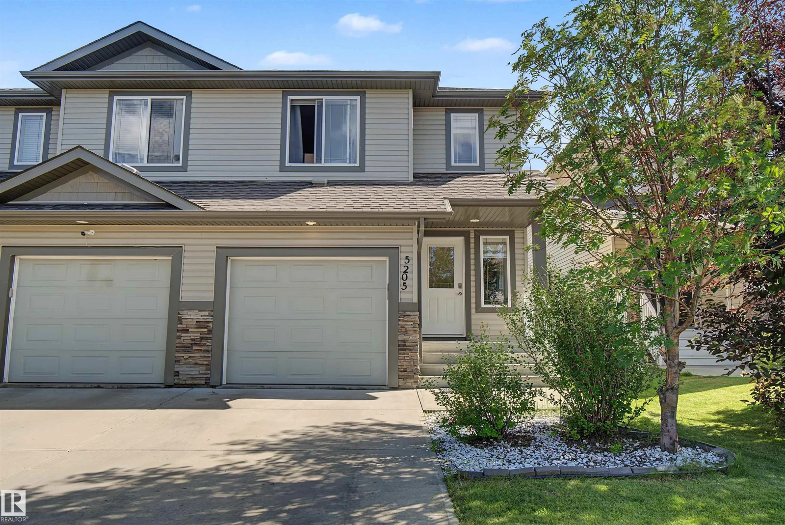 5205 168 AV NW, Edmonton - 4 bedroom Duplex for sale