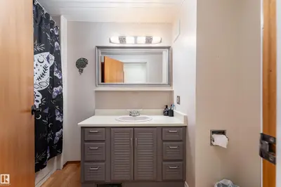 Interior photo 3 of 4517 54 AV