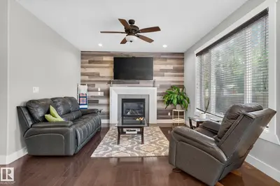 Interior photo 4 of 187 BREMNER