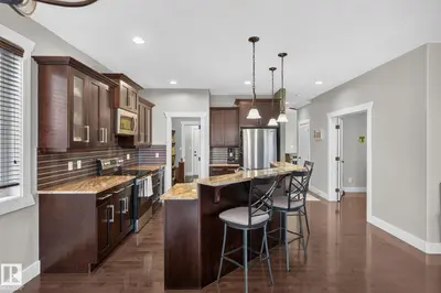 Interior photo 3 of 187 BREMNER