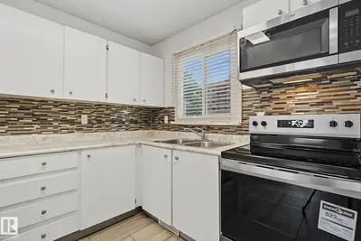 Interior photo 4 of 13849 114 ST NW