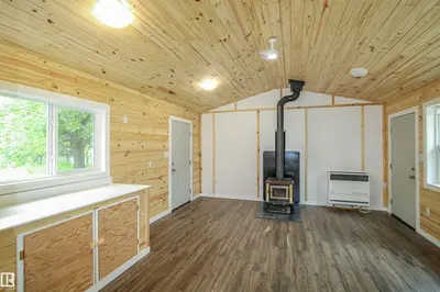 Interior photo 2 of 413 59201 Range Road 95