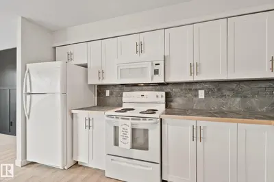 Interior photo 3 of 703 GRANDIN DR