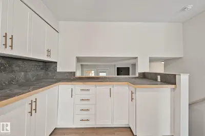 Interior photo 4 of 703 GRANDIN DR