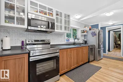 Interior photo 2 of 29 5220 44 AV