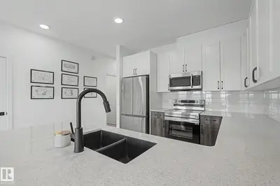 Interior photo 4 of #2 11 Dalton LI