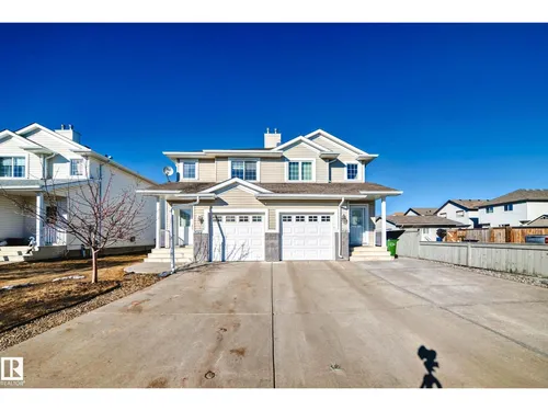 5922 164 AV NW, Edmonton - $410,000