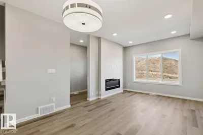 Interior photo 2 of 309 EDGEMONT DR NW