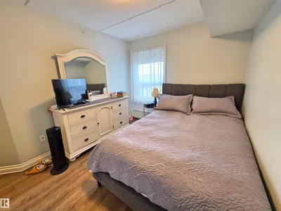 Interior photo 4 of 205 4614A Lakeshore DR