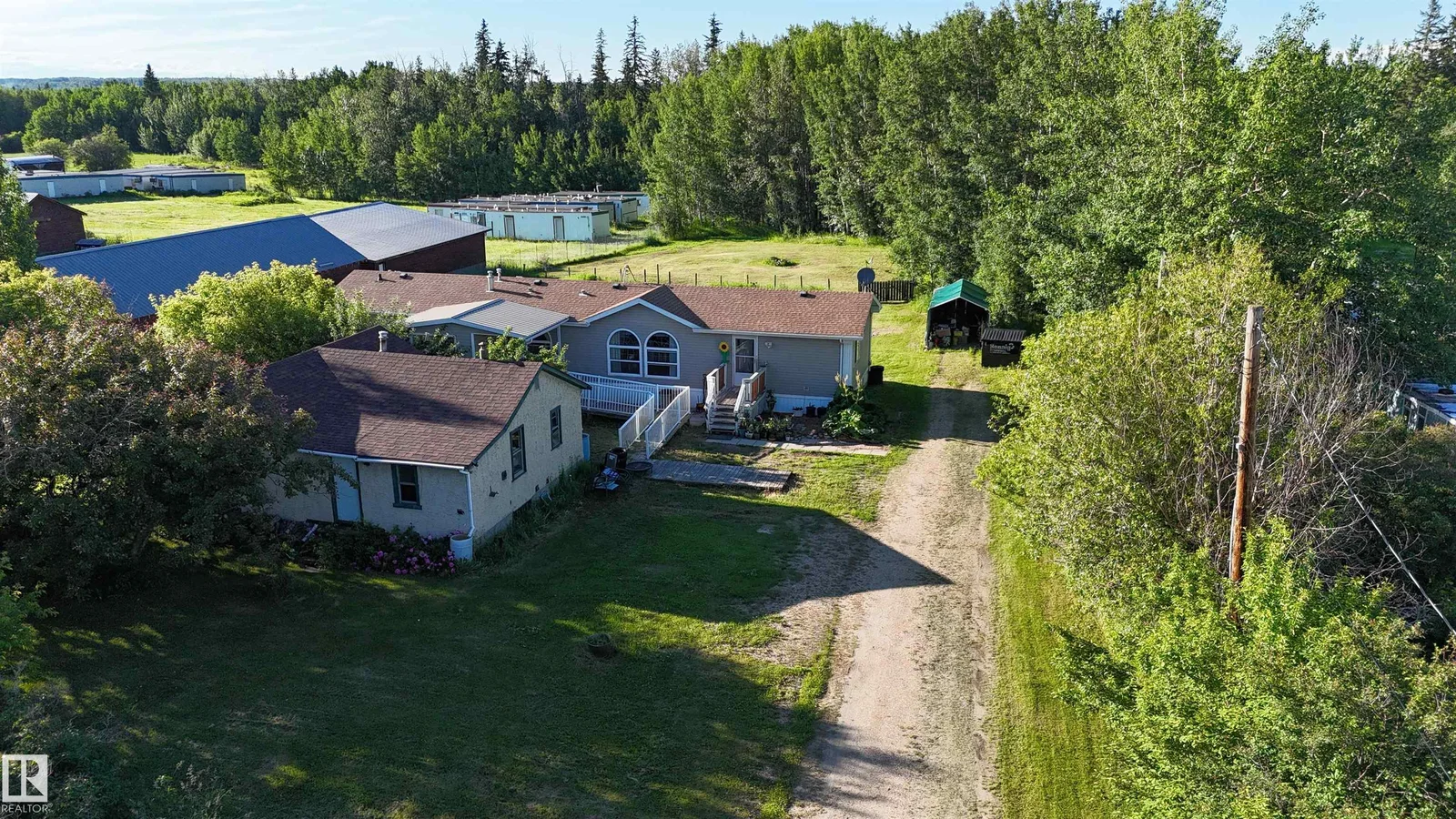 6118 Hwy 16, Rural Parkland County - 3 bedroom Detached Single Family for sale
