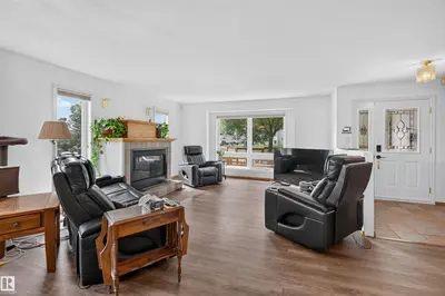 Interior photo 3 of 6000 54 AV