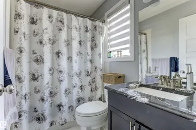 Interior photo 3 of 1311 30 AV NW
