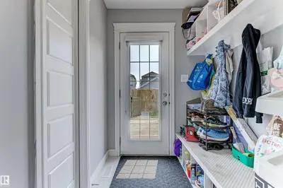 Interior photo 2 of 1311 30 AV NW