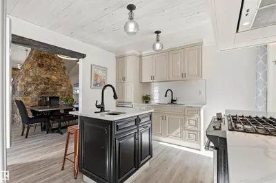Interior photo 2 of 9 Gibbons Ave