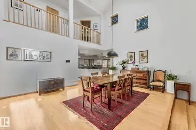 Interior photo 3 of 11822 91 AV NW