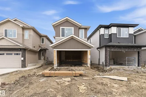 56 MEADOWGROVE LANDING, Spruce Grove - $545,000