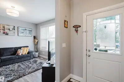 Interior photo 1 of 92 GREENBURY BV