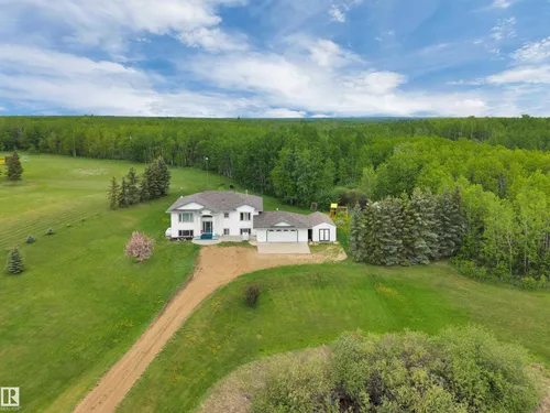 60, 20508 Township Road 502, Rural Beaver County - $629,900