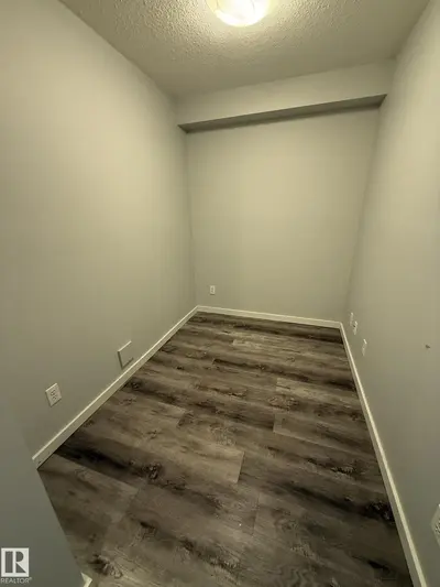 Interior photo 4 of #106 40 SUMMERWOOD BV