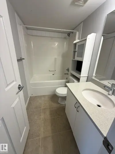 Interior photo 3 of #106 40 SUMMERWOOD BV