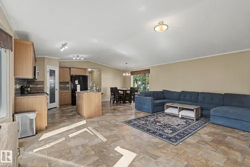 6 The Parkway NW, Edmonton - $209,900