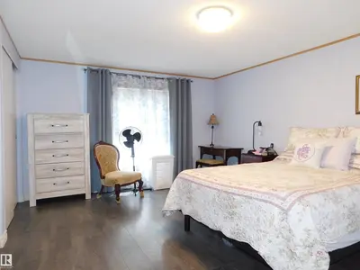 Interior photo 2 of 45 Crystal CR NW